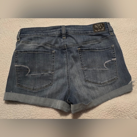 Size 12 - American Eagle distressed jean shorts - Picture 2 of 5